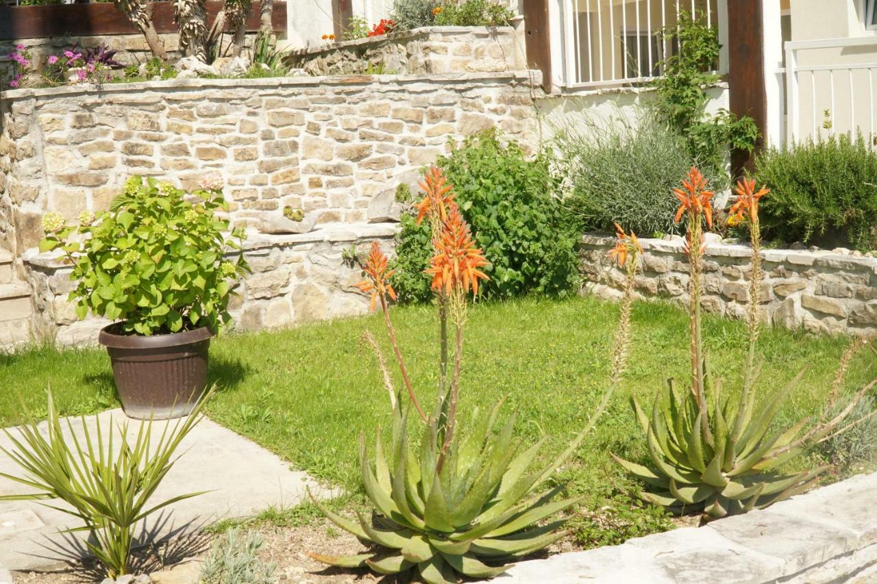Villa Mily Baška Voda Екстериор снимка